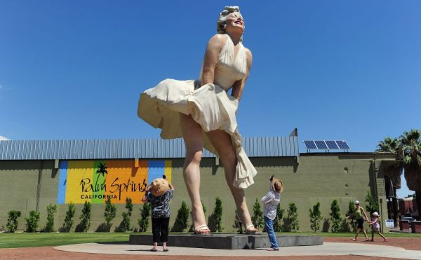 Trina Upskirt - Meanwhile in California: Massive Marilyn Monroe Statue Returning to Palm  Springs â€“ With Her Butt Flashing Visitors