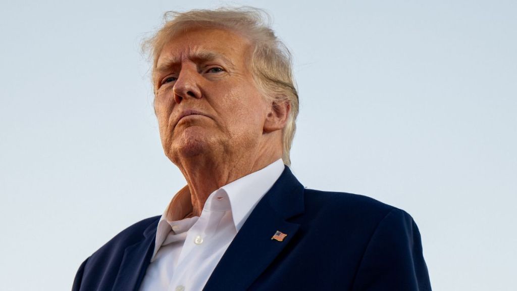 Huge Nude Donald Trump Statue Erected in Las Vegas