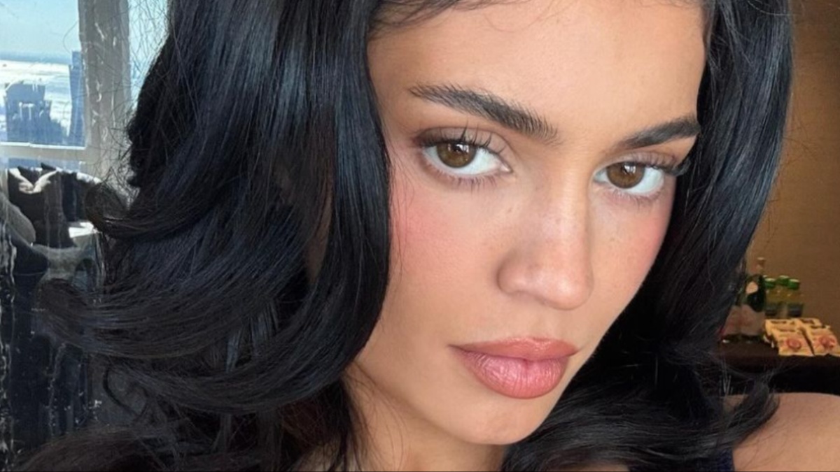 Kylie Jenner’s October Photo Roundup Includes Halloween Decor Mandatory(02)