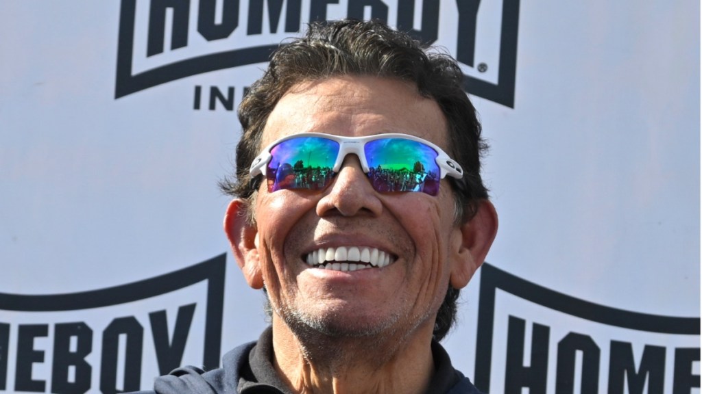 Who is Fernando Valenzuela’s Wife, Linda, & How Many Kids Do They Have?