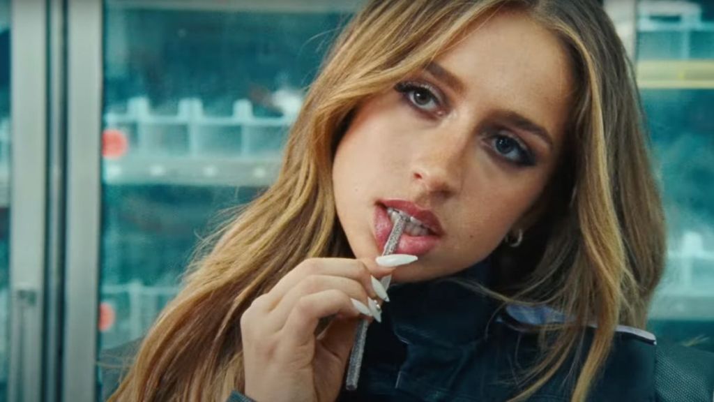 Tate McRae Jingle Ball 2024