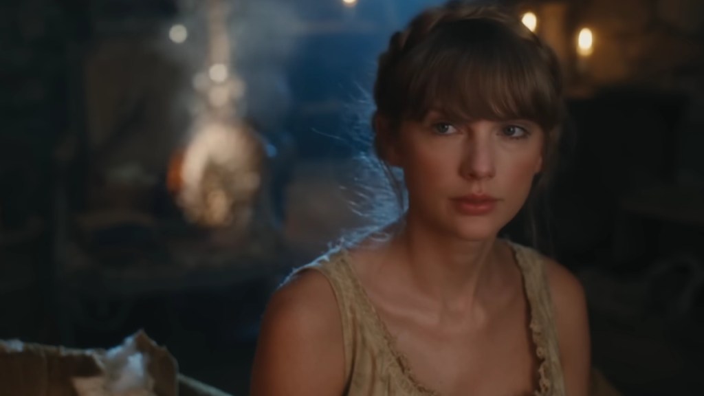 Travis Scott Wants Taylor Swift or Sabrina Carpenter for New Collab