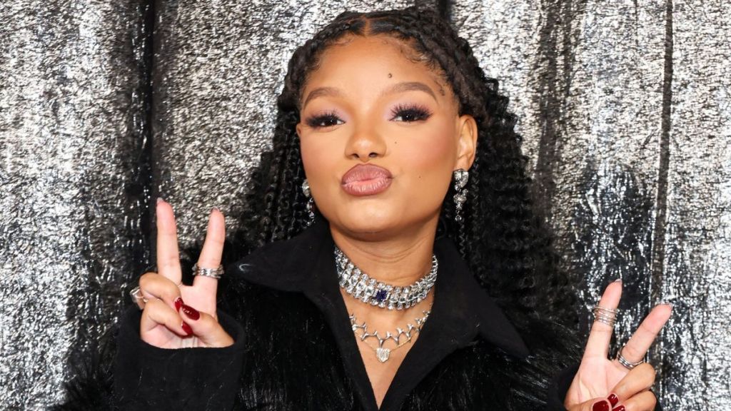 Halle Bailey photos