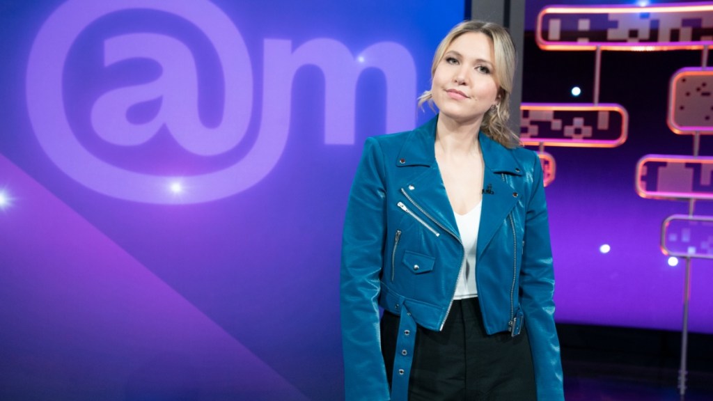 Taylor Tomlinson Leaves CBS Show After Midnight, Here's Why