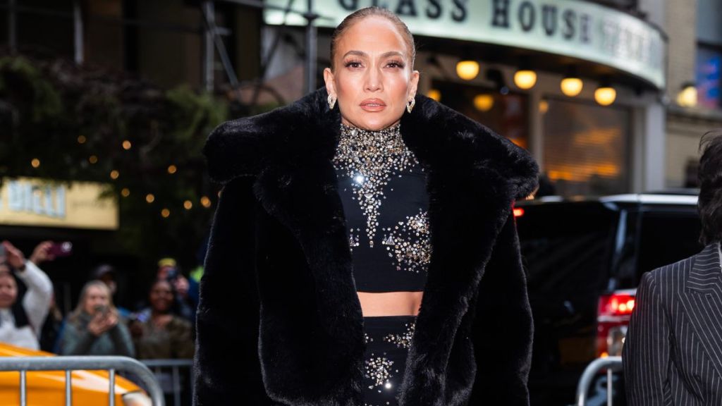 Jennifer Lopez dance video