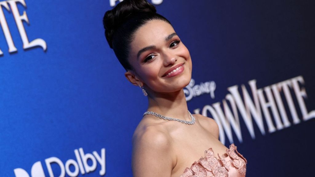 Rachel Zegler gal gadot snow white