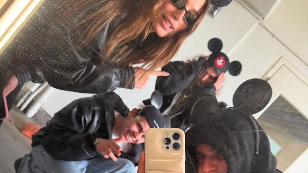 Justin Bieber Hailey Bieber Disneyland video