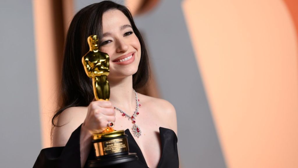 Mikey Madison Demi Moore Oscars