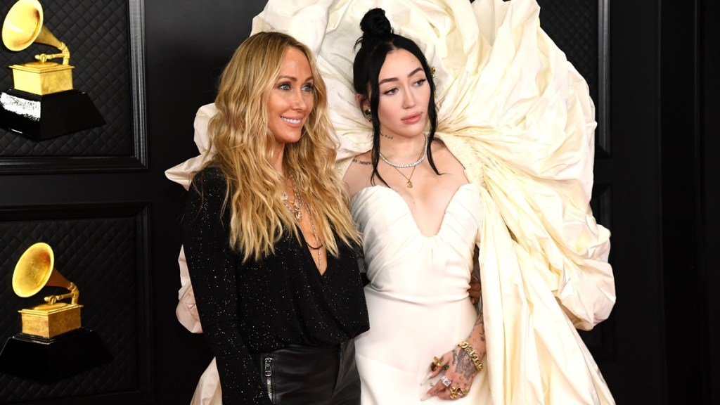 noah cyrus tish cyrus