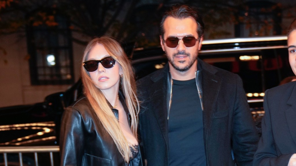 sydney sweeney jonathan davino