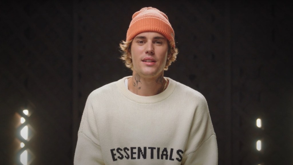 Justin Bieber Liked & Unliked Selena Gomez’s Instagram Post — Report