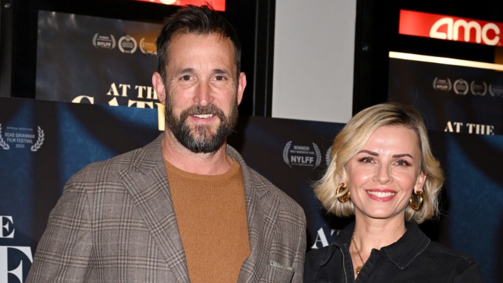 Who Is Noah Wyle's Wife, Sara & How Many Kids Do They Have?