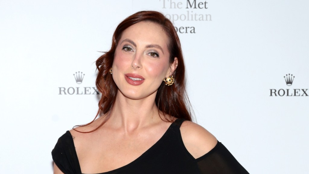 Eva Amurri Says Breast Reduction Surgery Is 'Not Related' To Wedding Dress Scandal