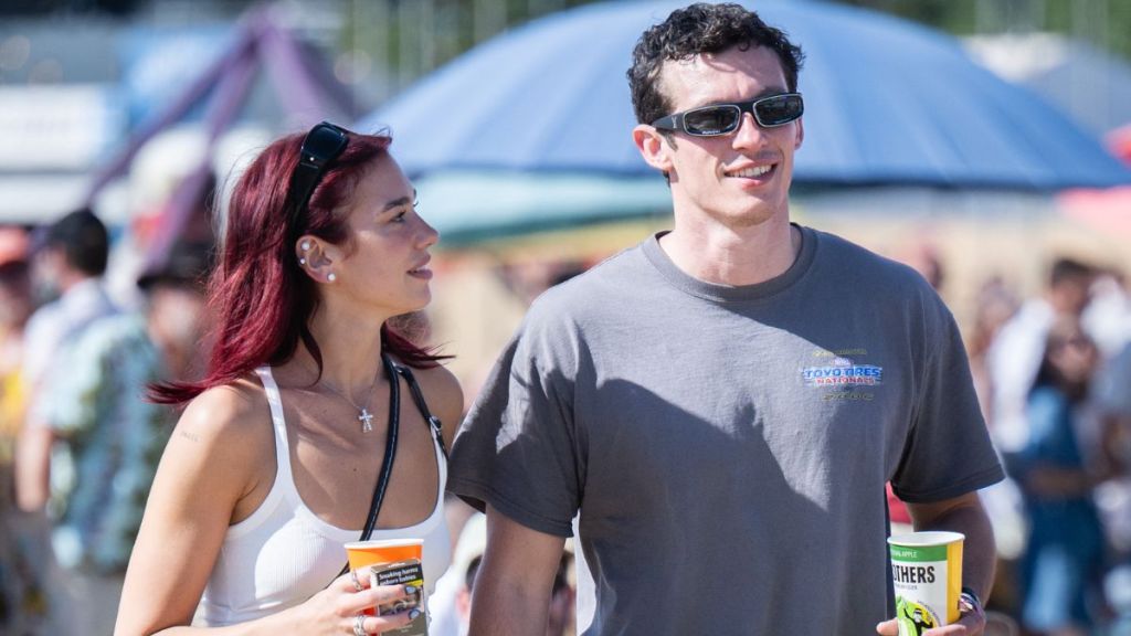 Dua Lipa boyfriend callum turner