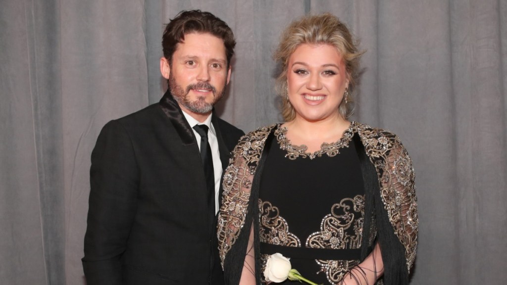 Who Is Kelly Clarkson's Ex-Husband, Brandon Blackstock & How Many Kids Do They Have?