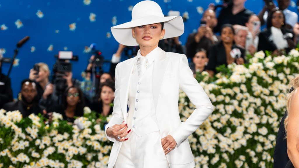 Zendaya Spotted Posing With Fan's Baby on Mother's Day