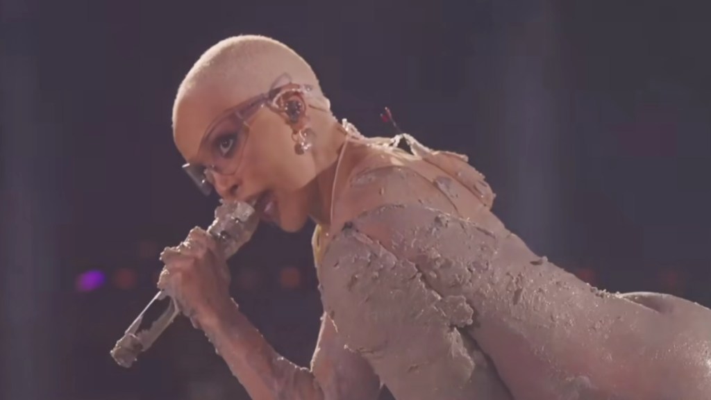 Doja Cat Talks About Her Plastic Surgery Mishap