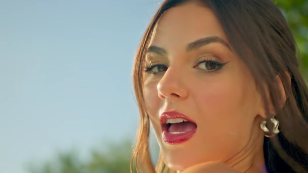 Victoria Justice Says She Received Death Threats Over We All Sing Meme
