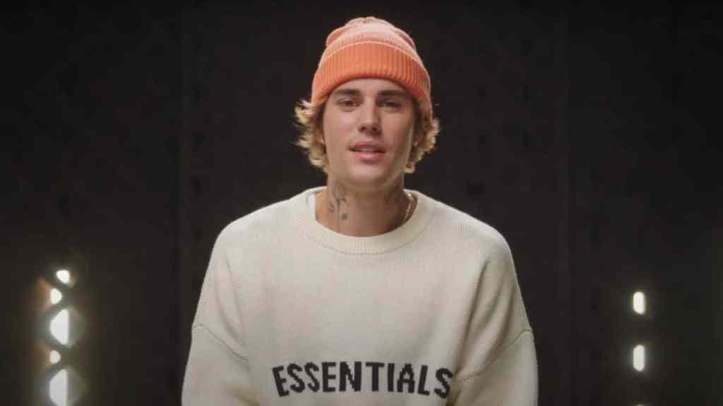 Fans Search 'How Much Money Does Justin Bieber Have?' Amid Scooter Braun Drama