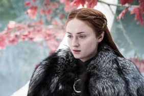 Fans React as Game of Thrones' Sophie Turner Shows off 6 Pack Abs