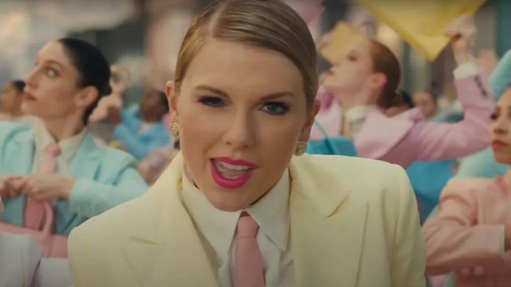 Taylor Swift & Barbara Walters 2014 Interview Resurface Explained