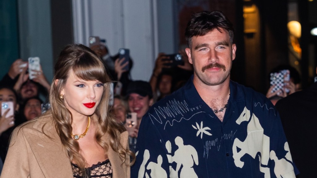 ‘Taylor Swift & Travis Kelce Fanfiction’ Trend Explained