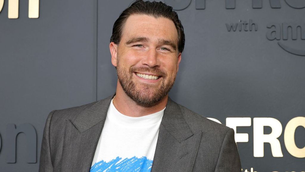 Travis Kelce back Taylor swift Kirk cousins