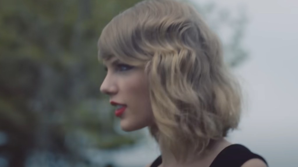 american music awards 2025 voting taylor swift amas 2025