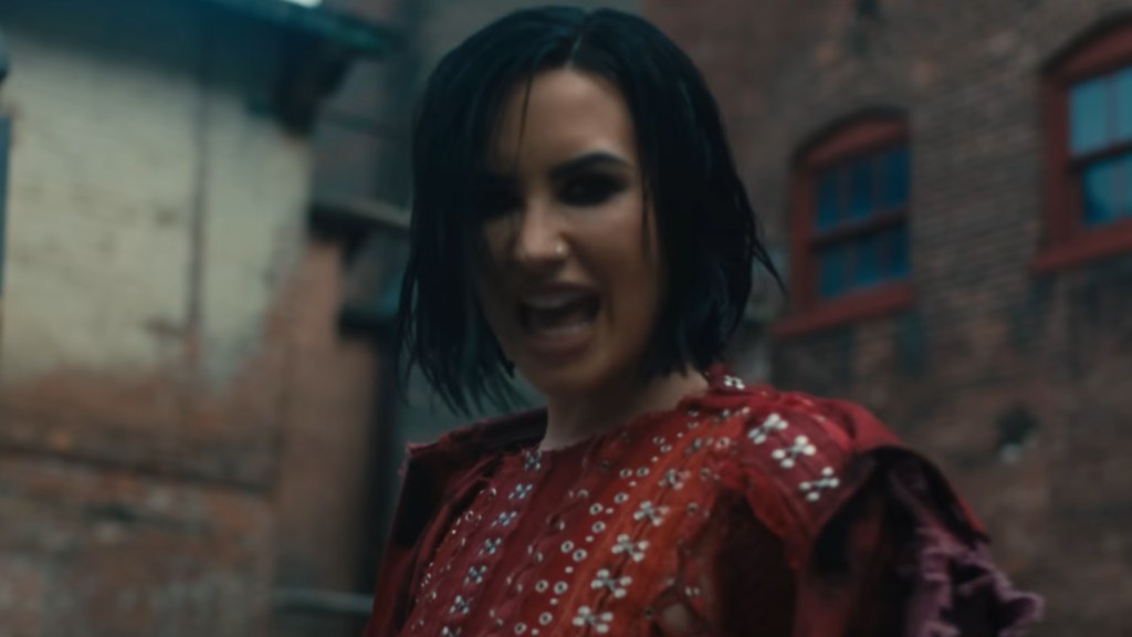 demi lovato miley cyrus wedding dress