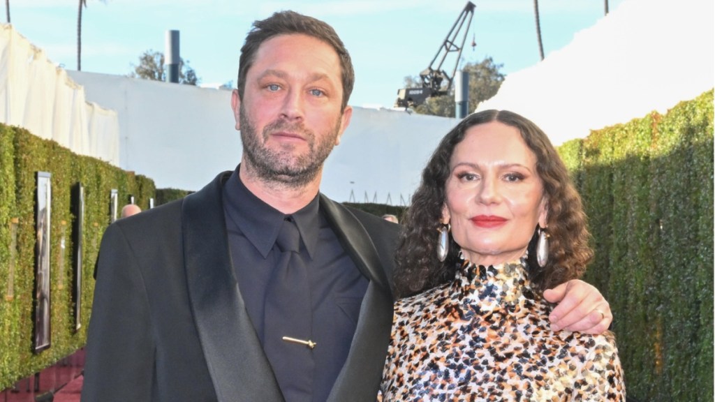 Who Is Ebon Moss-Bachrach's Wife, Yelena Yemchuk & What Is Their Relationship History?