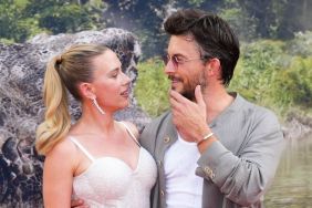 Scarlett Johansson Jonathan Bailey kiss