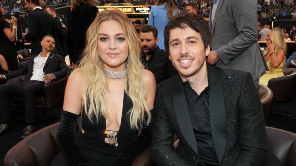 kelsea ballerini divorce ex husband morgan evans