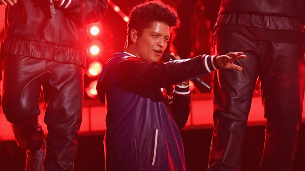 'Are Bruno Mars & Rose Dating?' Trend Explained