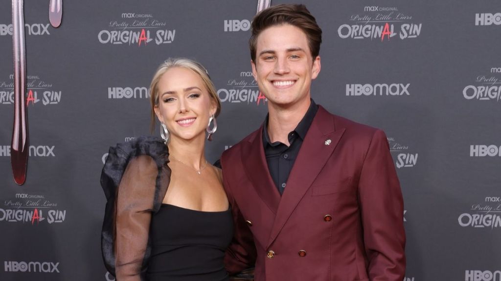 Who Is Carson Rowland's Wife, Maris & What Is Their Relationship History?
