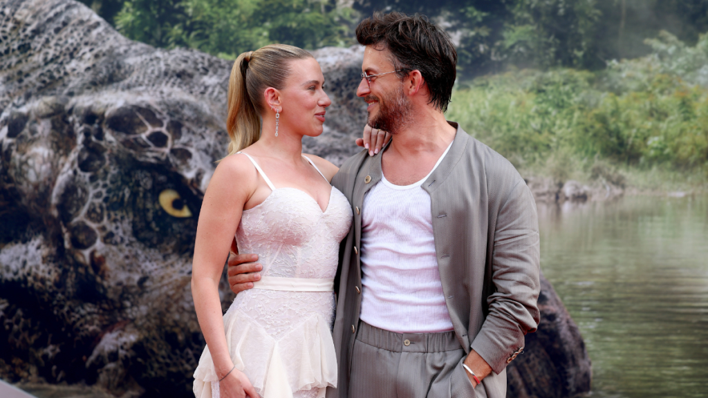 Scarlett Johansson Reveals Jonathan Bailey’s Skincare Routine