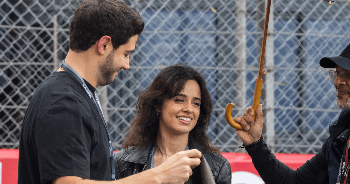 Camila Cabello & Boyfriend Henry Chalhoub Make Out During Getaway(02)