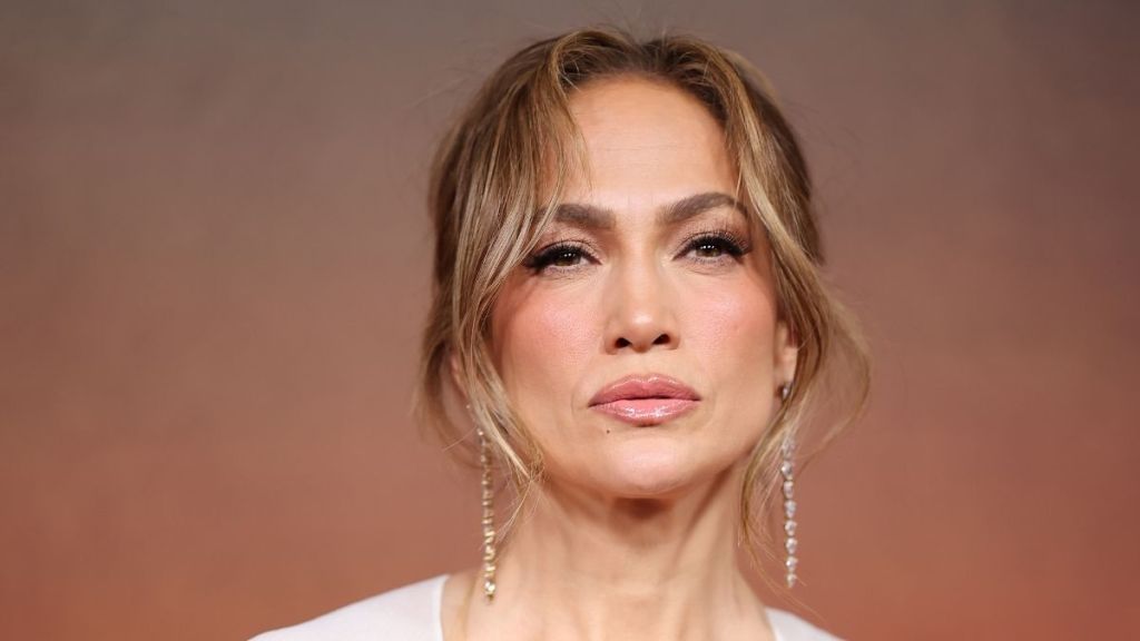 Jennifer Lopez's Wardrobe Malfunction Was a Stunt, Says 'Source'
