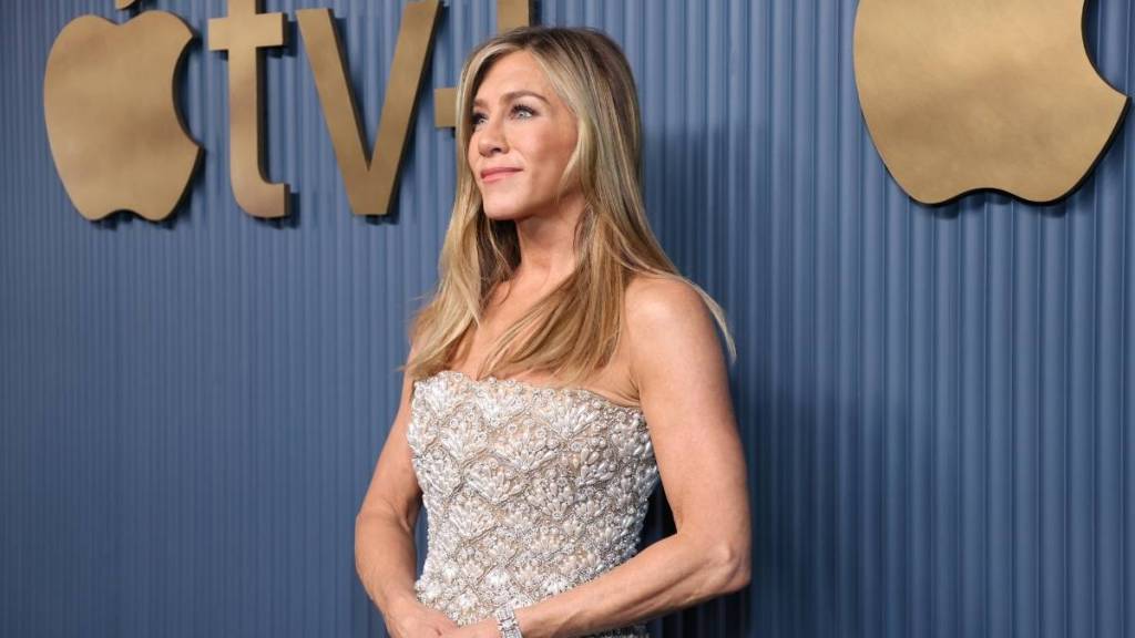 Jennifer Aniston Dating Rumors Continue With New Photos