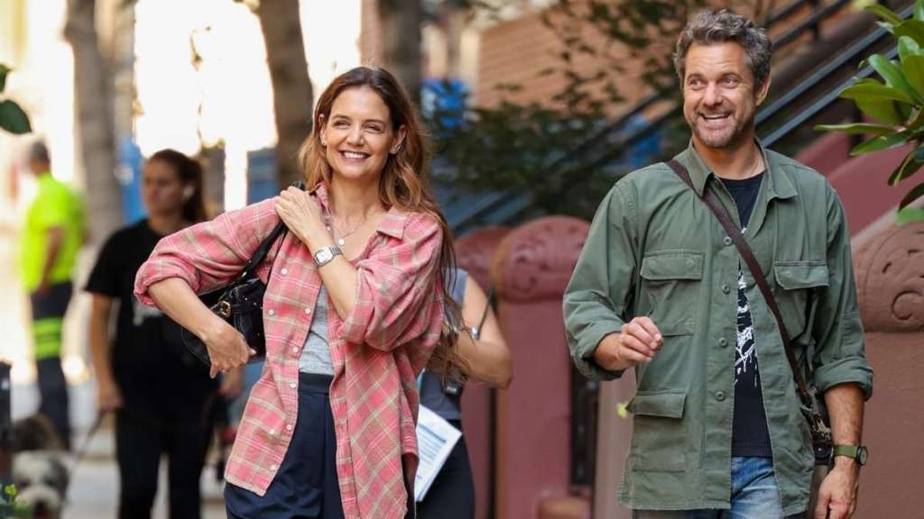 Katie Holmes & Joshua Jackson Spending Time Off Set, Says 'Source'