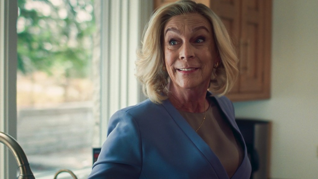 Jamie Lee Curtis Calls Out Plastic Surgery Industry