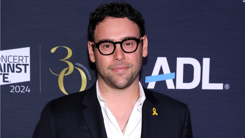 Scooter Braun's Role Transition at HYBE America Explained`