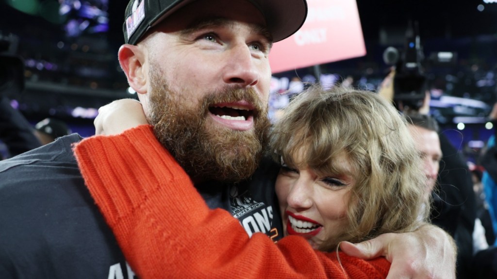 Fans Think Travis Kelce Is Delaying Taylor Swift Proposal