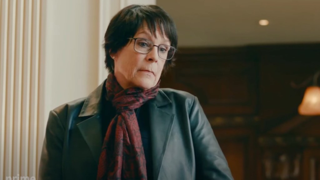 How Fans Reacted to Jamie Lee Curtis Interrupting Bowen Yang's Interview