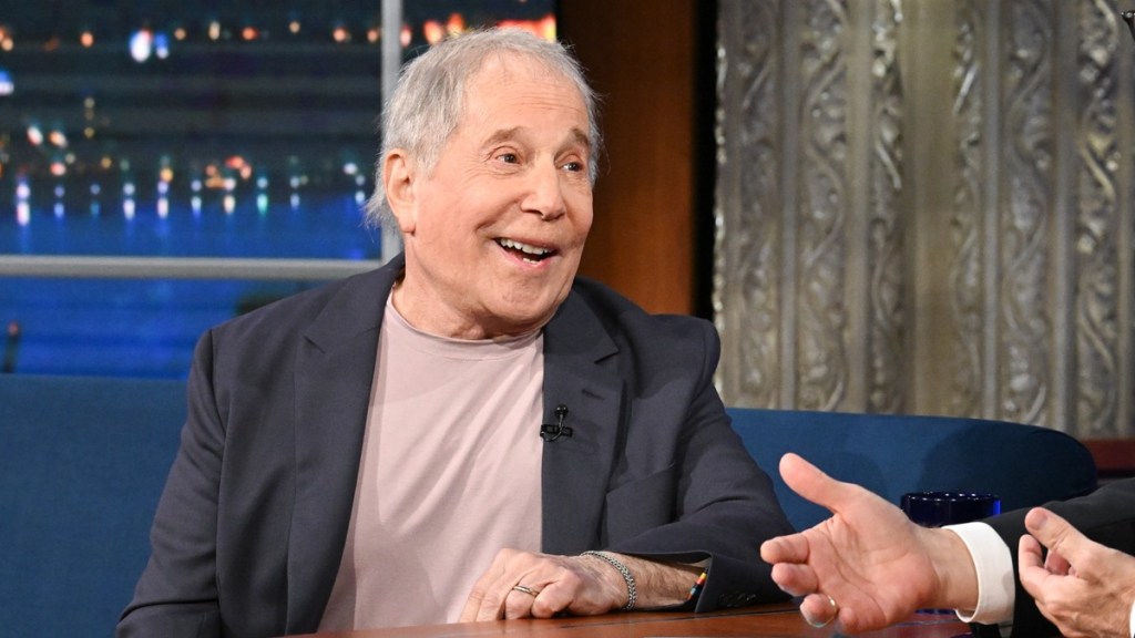 Paul Simon Undergoes Back Surgery Amid Show Cancellation