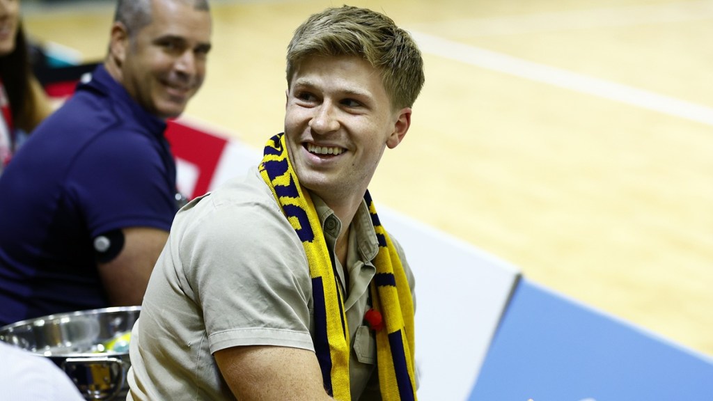 Robert Irwin Issues An Apology for Dining & Dashing in Australia Restaurant