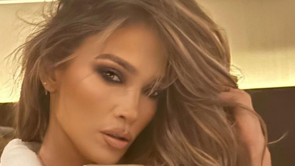 Jennifer Lopez Celebrated Her Birthday In a Room Full of People She Doesn't Know