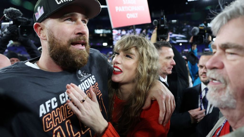 Travis Kelce Taylor Swift surprise concert