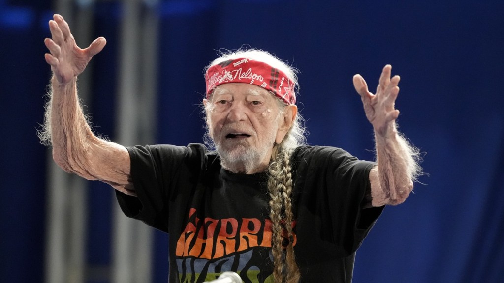 Willie Nelson Cancels Concert As Extreme Weather Ruins His Equipment