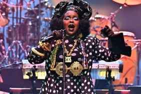 Lauryn Hill Performs In Nearly Empty Stadium, Fans React