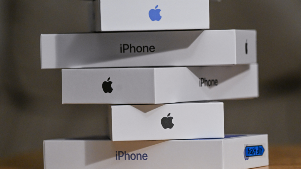 Why You Shouldn’t Buy an iPhone 16 in August 2025